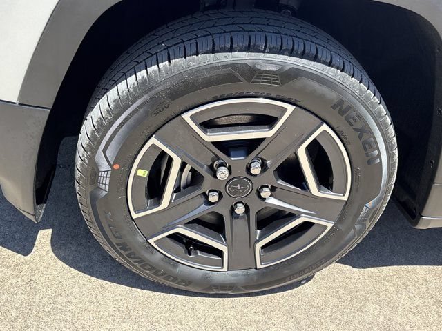 New 2026 Jeep Cherokee Laredo AWD/4WD image 11