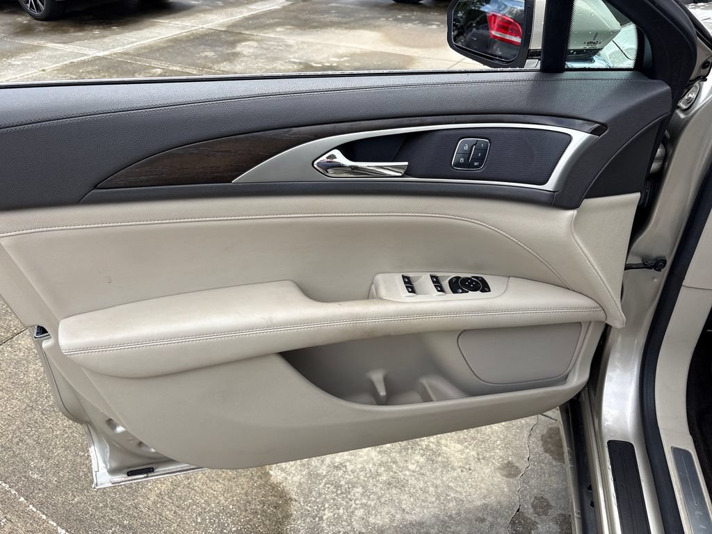 Used 2017 Lincoln MKZ Reserve FWD image 16