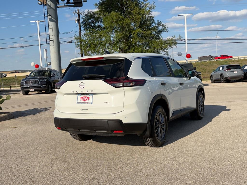 Used 2025 Nissan Rogue S image 5