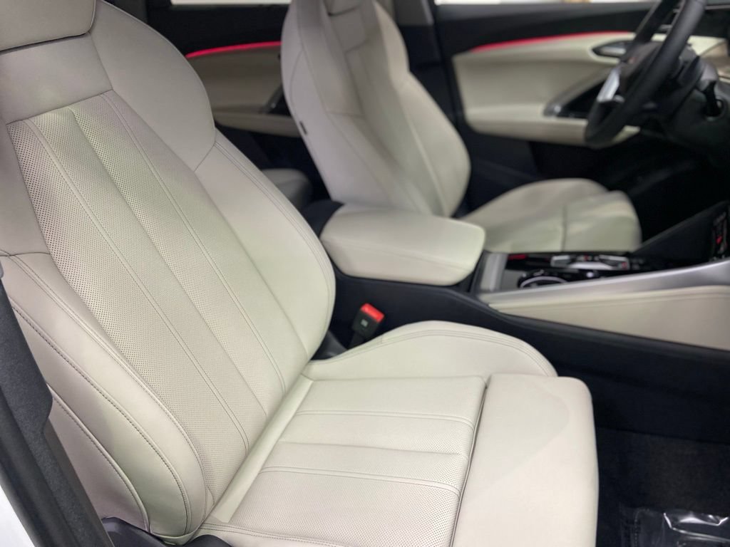 New 2025 Audi Q5 Prestige image 8
