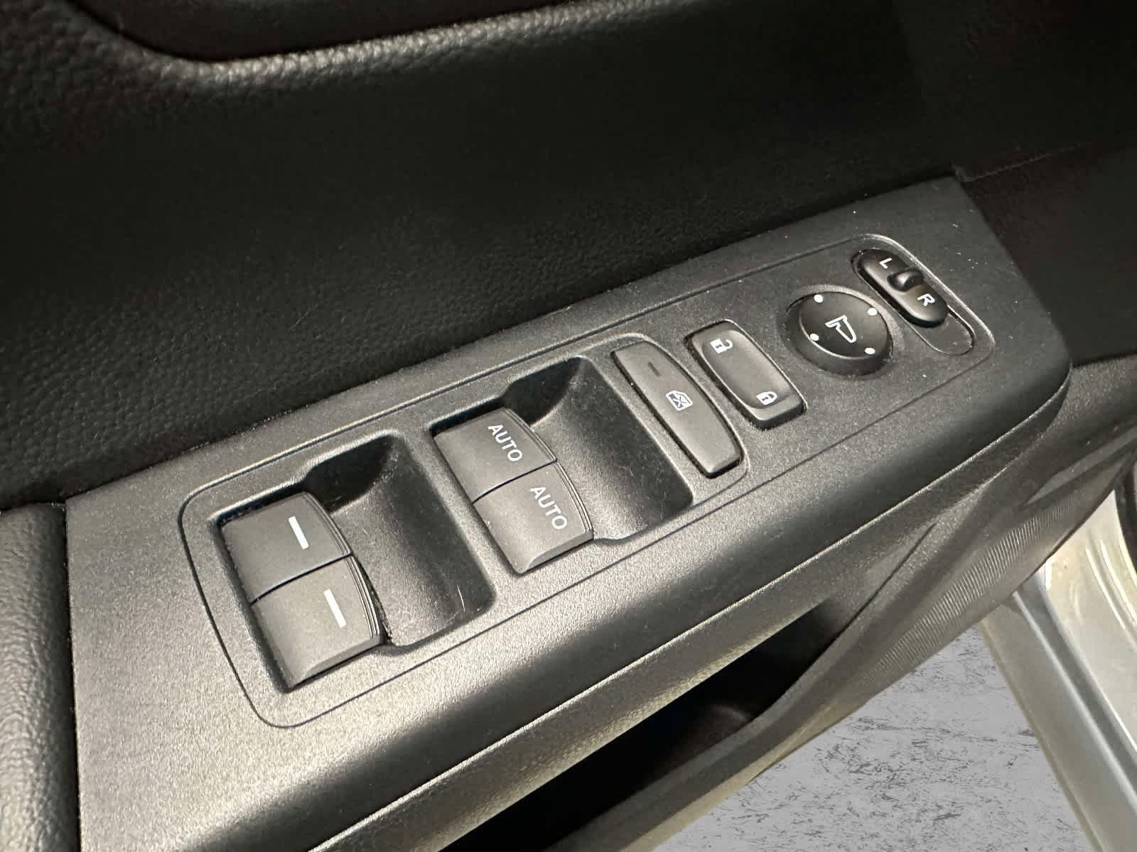 Used 2024 Honda CR-V EX image 19