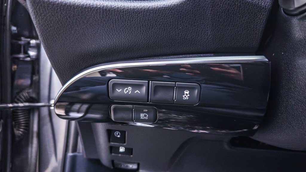 Used 2017 Toyota Prius Prime Premium image 23