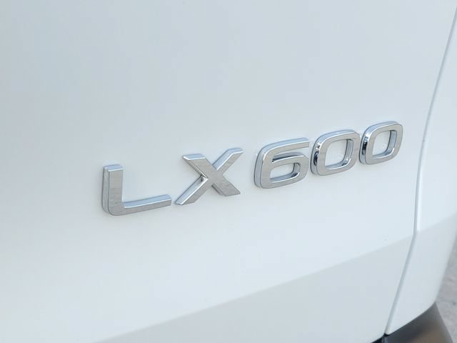 Used 2024 Lexus LX 600 4WD w/ Appearance Package image 8