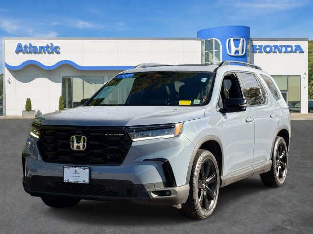 Certified 2025 Honda Pilot Black Edition image 2