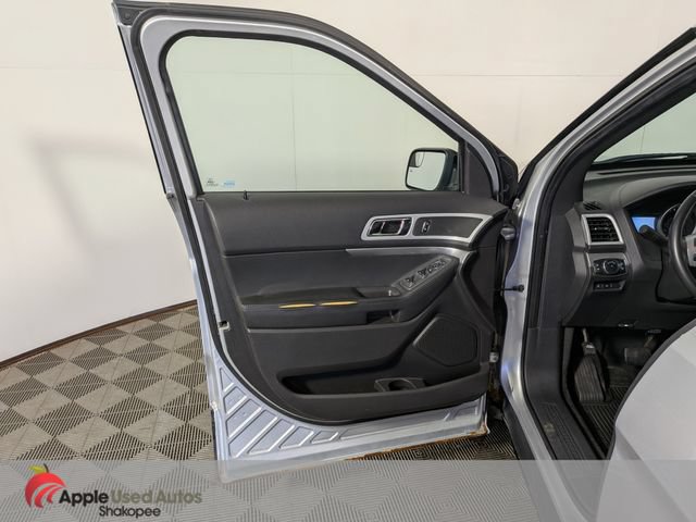 Used 2011 Ford Explorer XLT w/ 202A Rapid Spec Order Code AWD/4WD image 13