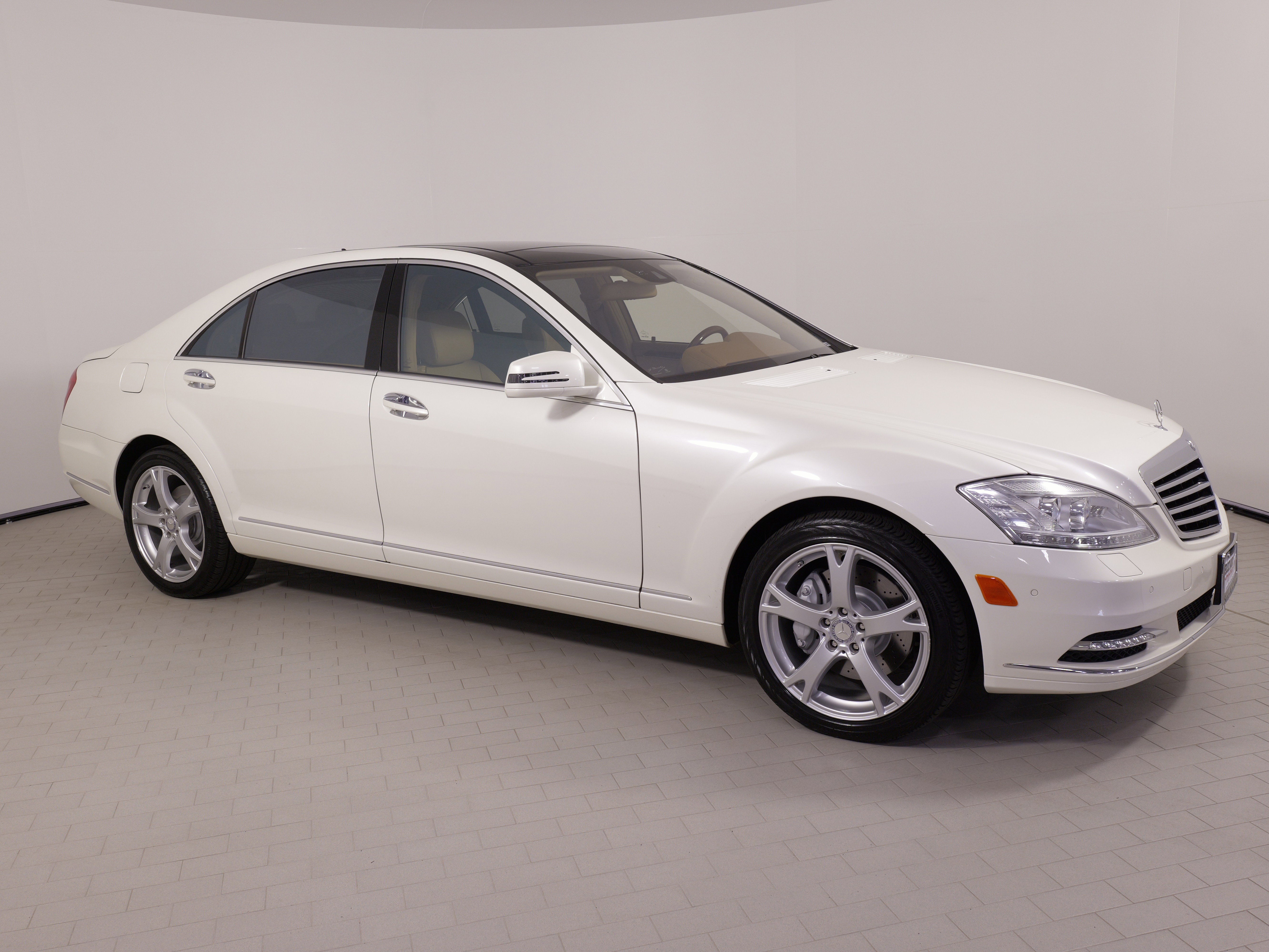Used 2013 Mercedes-Benz S 550 4MATIC image 9
