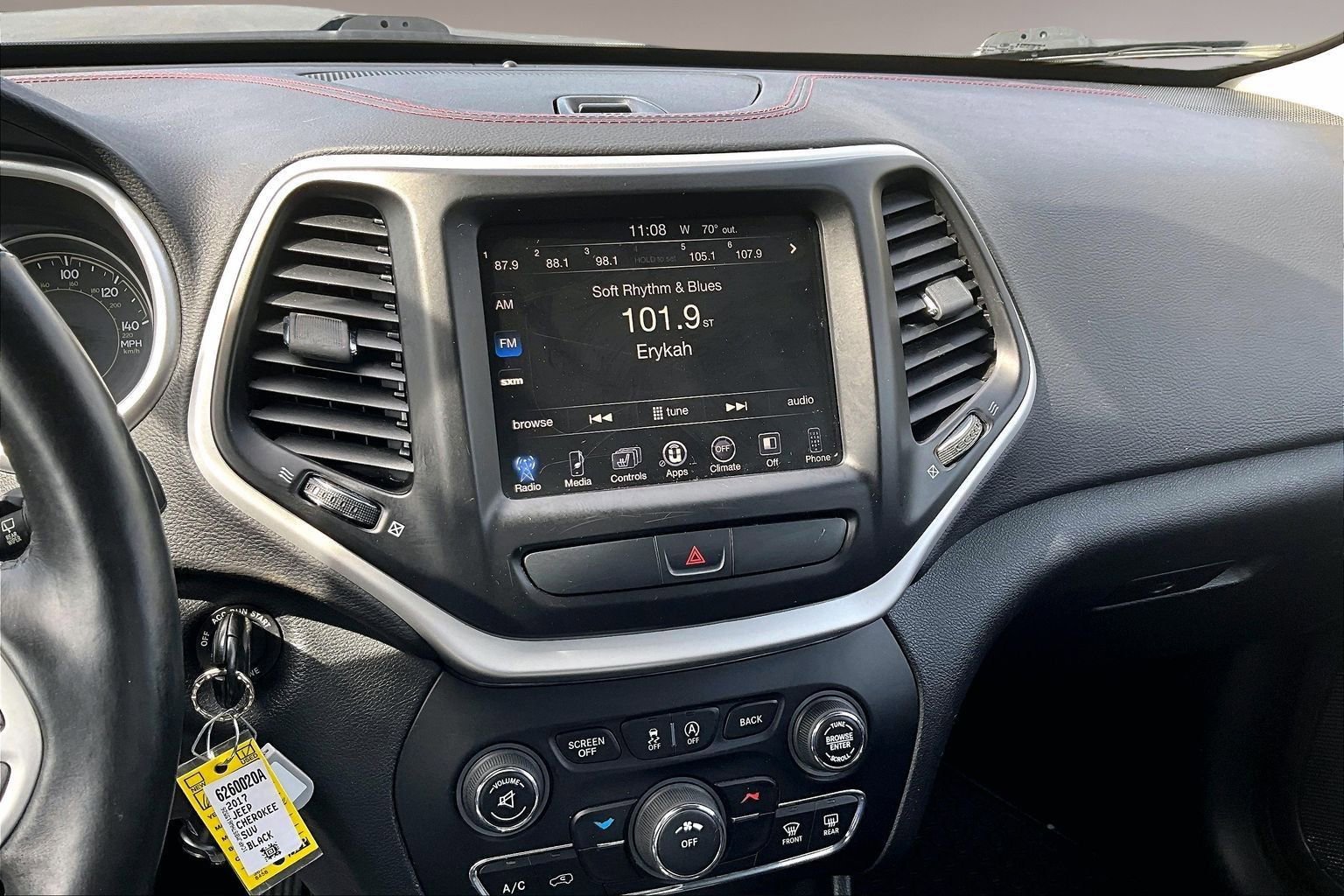 Used 2017 Jeep Cherokee Trailhawk w/ Cold Weather Group image 9