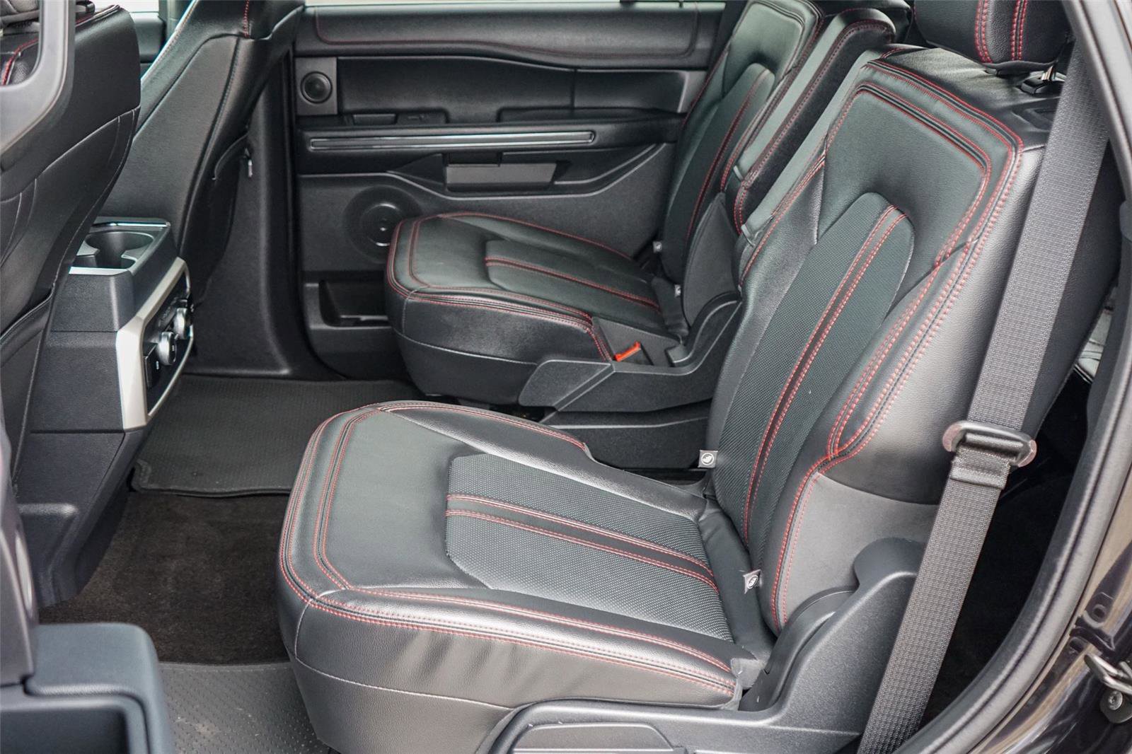 Used 2023 Ford Expedition Limited image 24