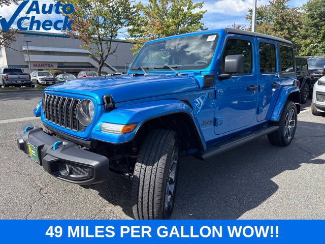 Used 2024 Jeep Wrangler Unlimited w/ Convenience Group AWD/4WD image 3