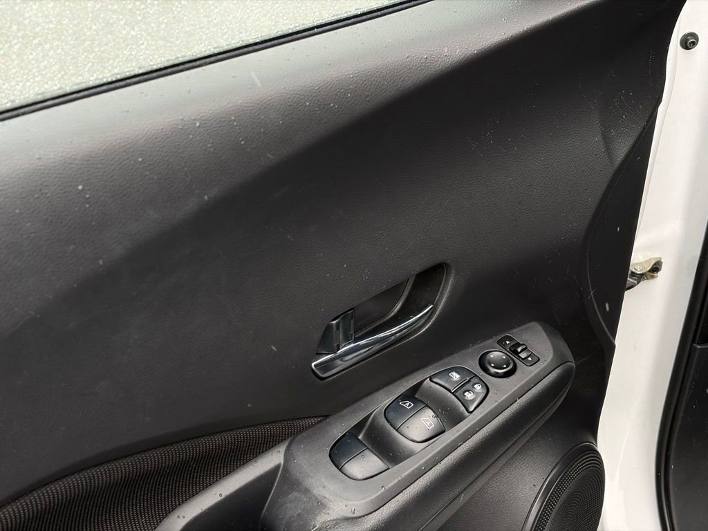 Used 2021 Nissan Kicks SV w/ Exterior Package FWD image 12
