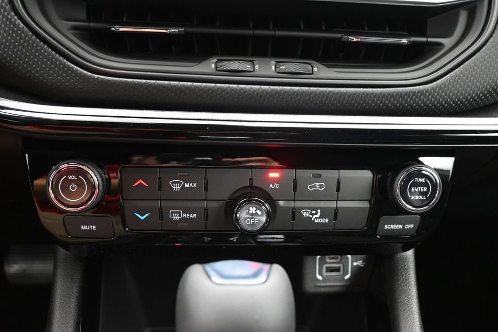 New 2026 Jeep Compass Latitude AWD/4WD image 14