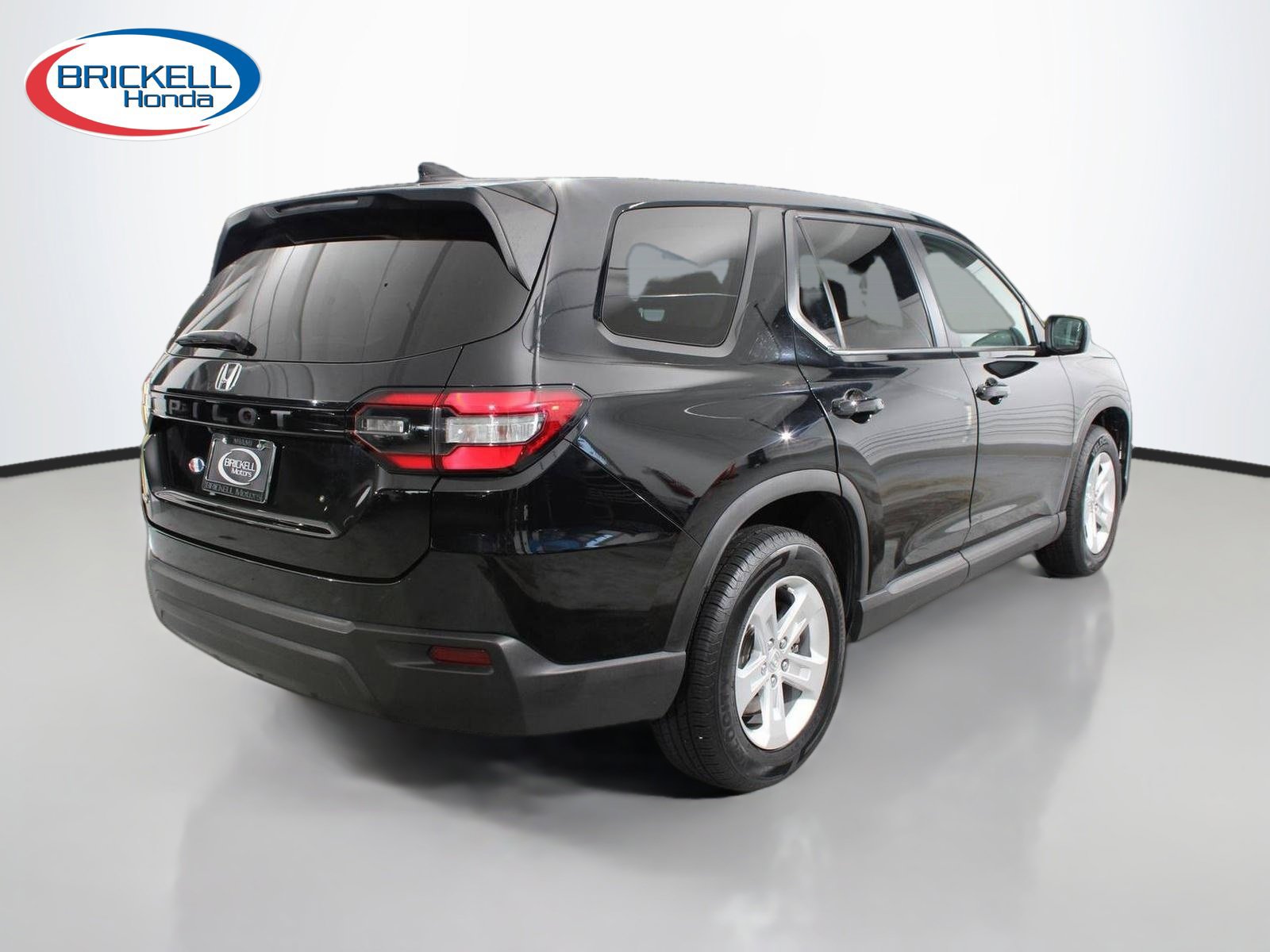 Certified 2023 Honda Pilot LX image 7