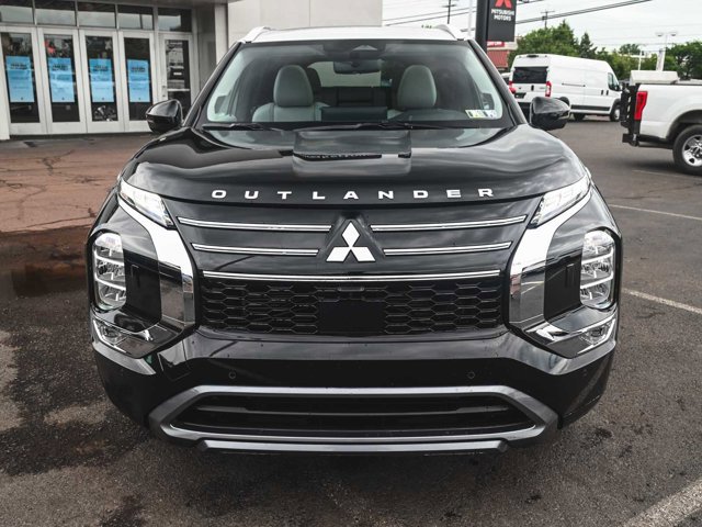 New 2025 Mitsubishi Outlander AWD image 2