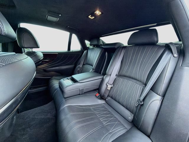 Used 2018 Lexus LS 500 w/ Interior Upgrade Package RWD image 21
