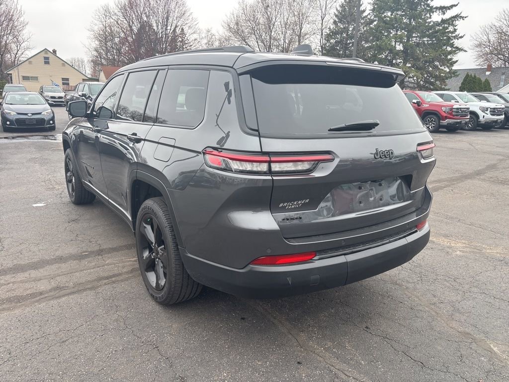 Used 2025 Jeep Grand Cherokee L Altitude image 8