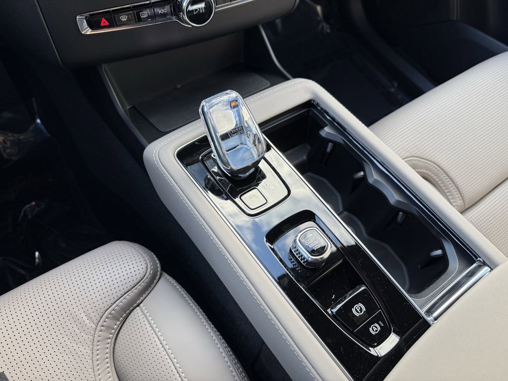 New 2026 Volvo XC90 B6 Ultra w/ Protection Package Premier image 24