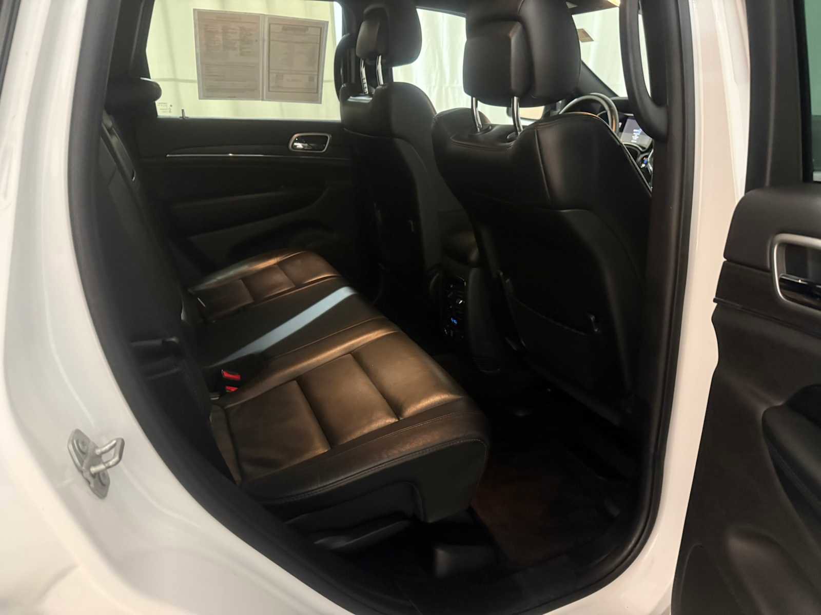 Used 2018 Jeep Grand Cherokee Limited AWD/4WD image 26