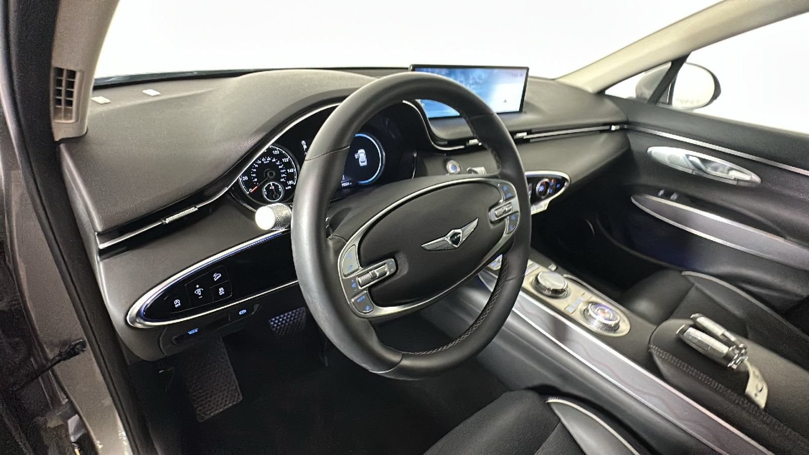 Used 2024 Genesis GV70 2.5T w/ Advanced Package AWD/4WD image 17