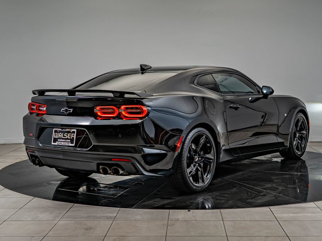 Used 2019 Chevrolet Camaro SS RWD image 5