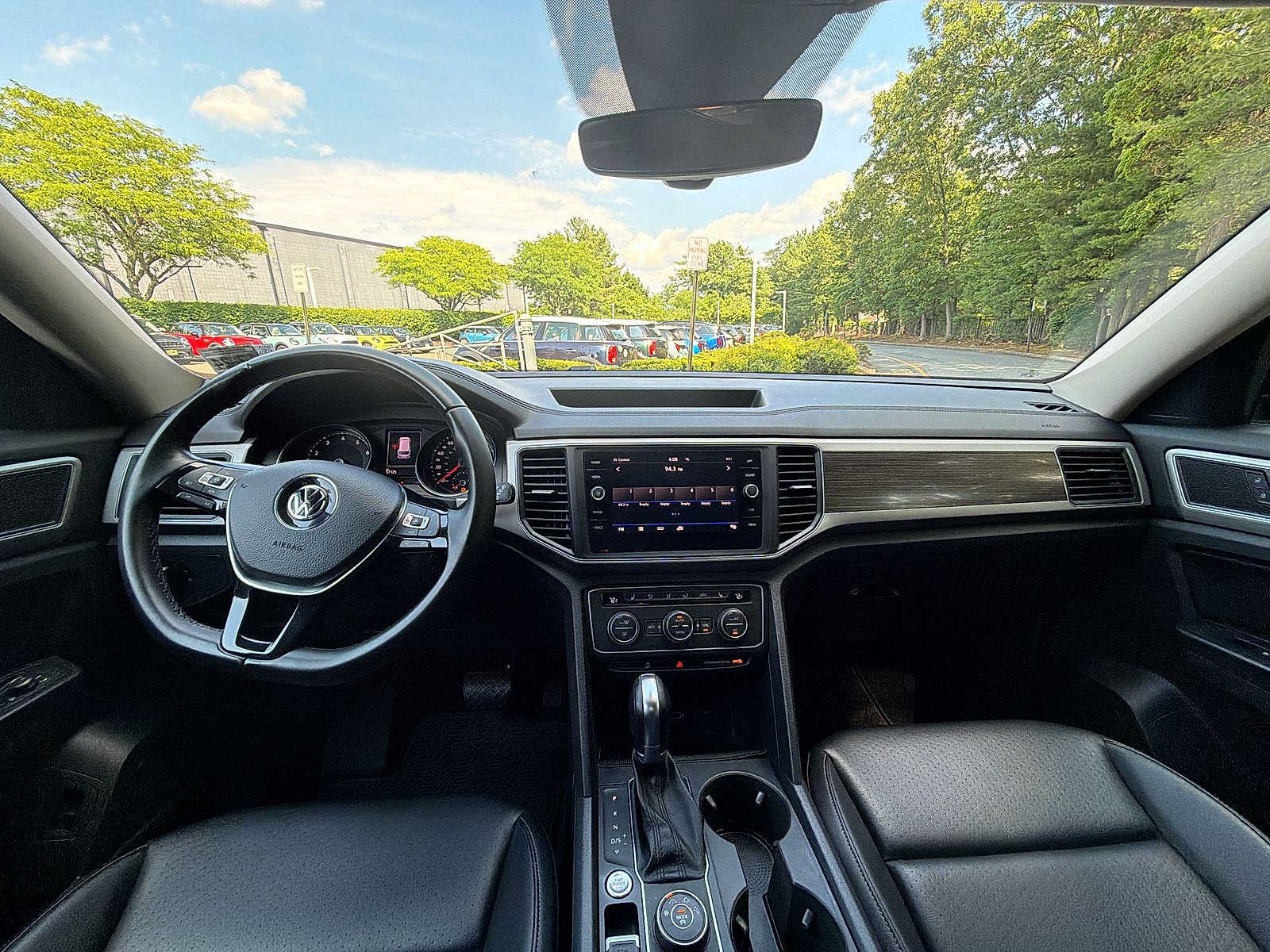 Used 2019 Volkswagen Atlas SE w/ Towing Package AWD/4WD image 18