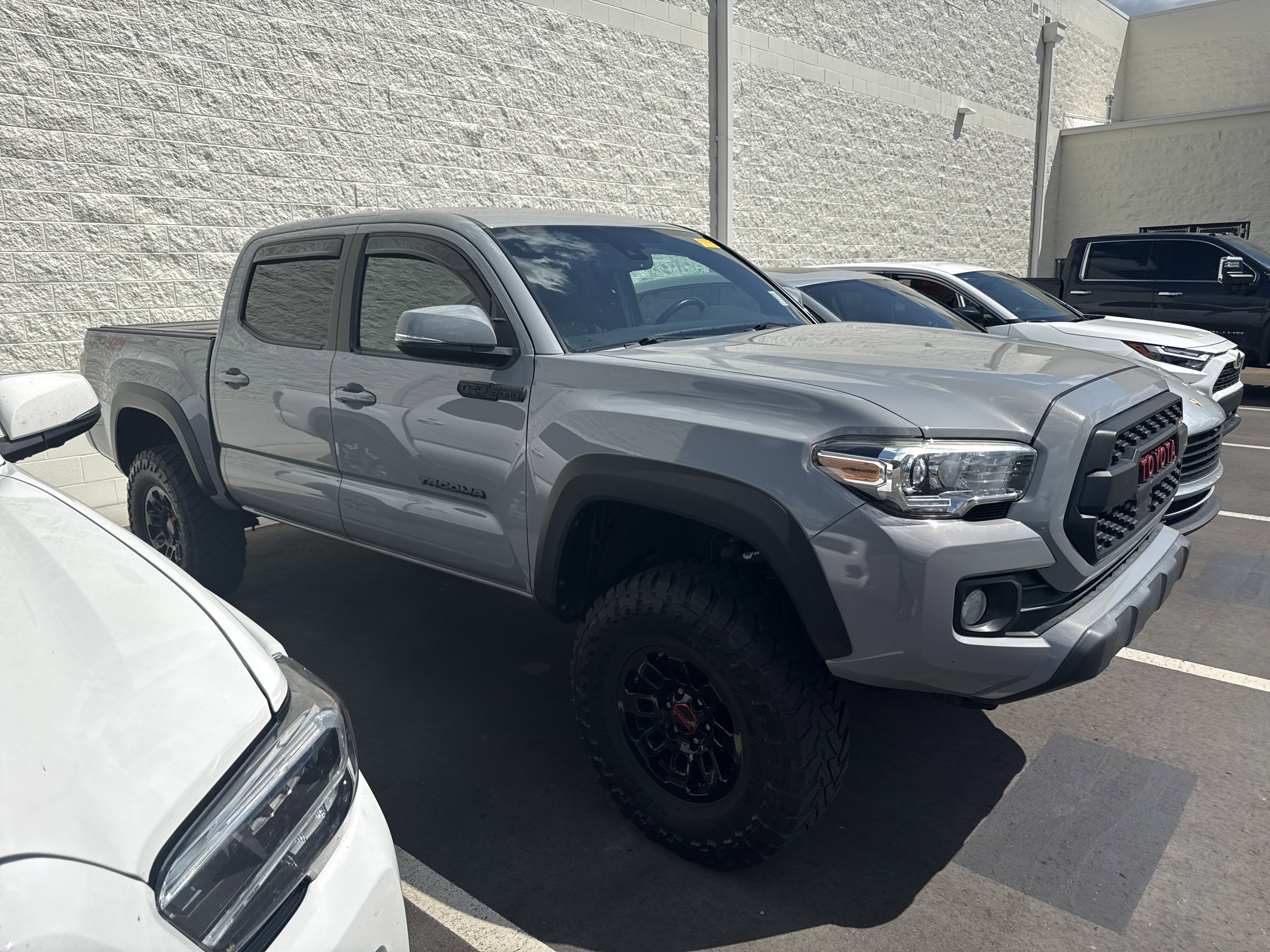 Used 2020 Toyota Tacoma TRD Off-Road AWD/4WD image 5