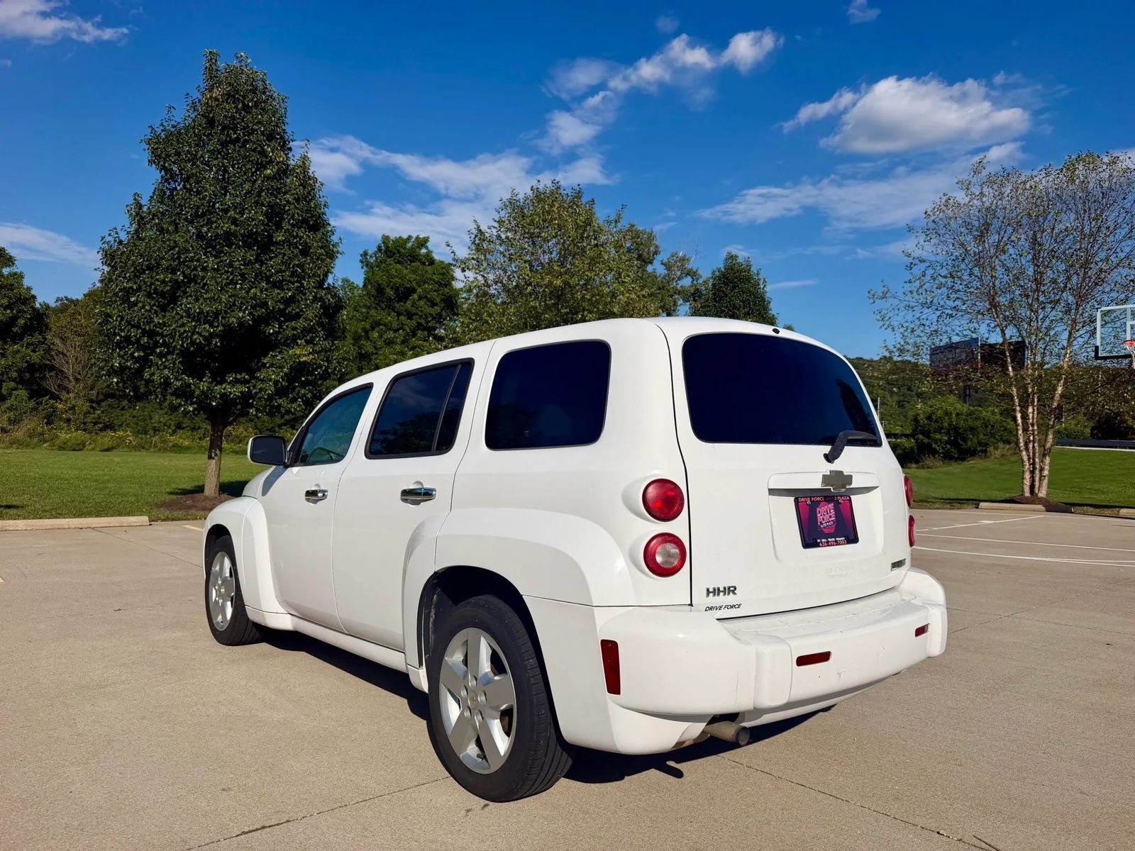 Used 2011 Chevrolet HHR LT FWD image 3