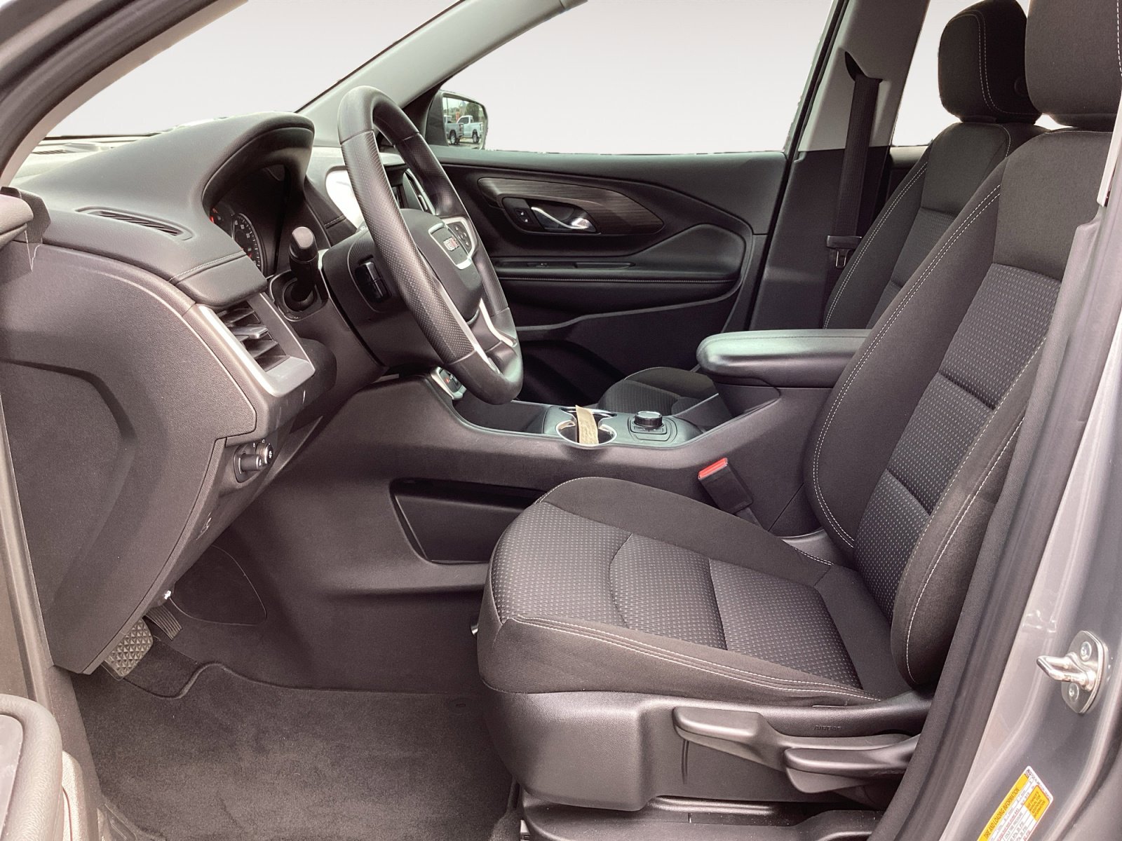 Used 2024 GMC Terrain SLE w/ Elevation Edition image 25