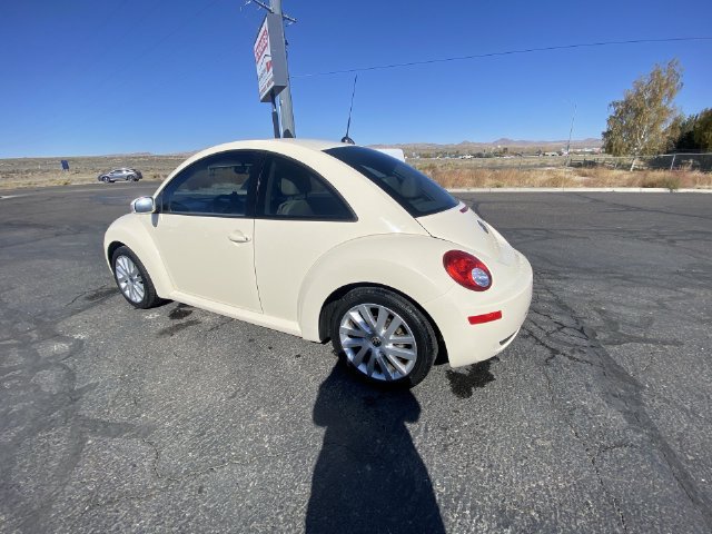 Used 2008 Volkswagen Beetle S FWD image 6