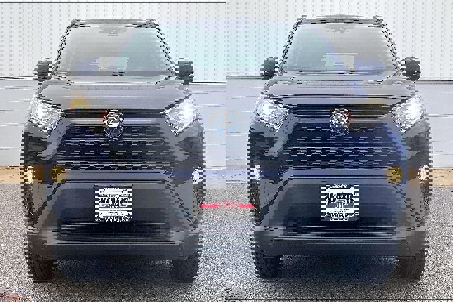 Used 2020 Toyota RAV4 XLE image 3