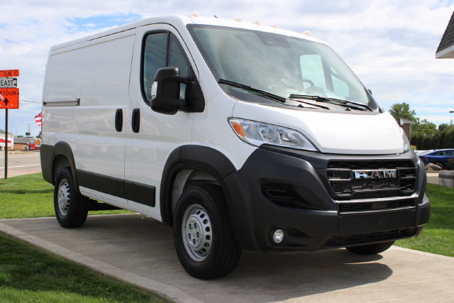 Used 2025 RAM ProMaster 1500 w/ Convenience Group FWD image 3