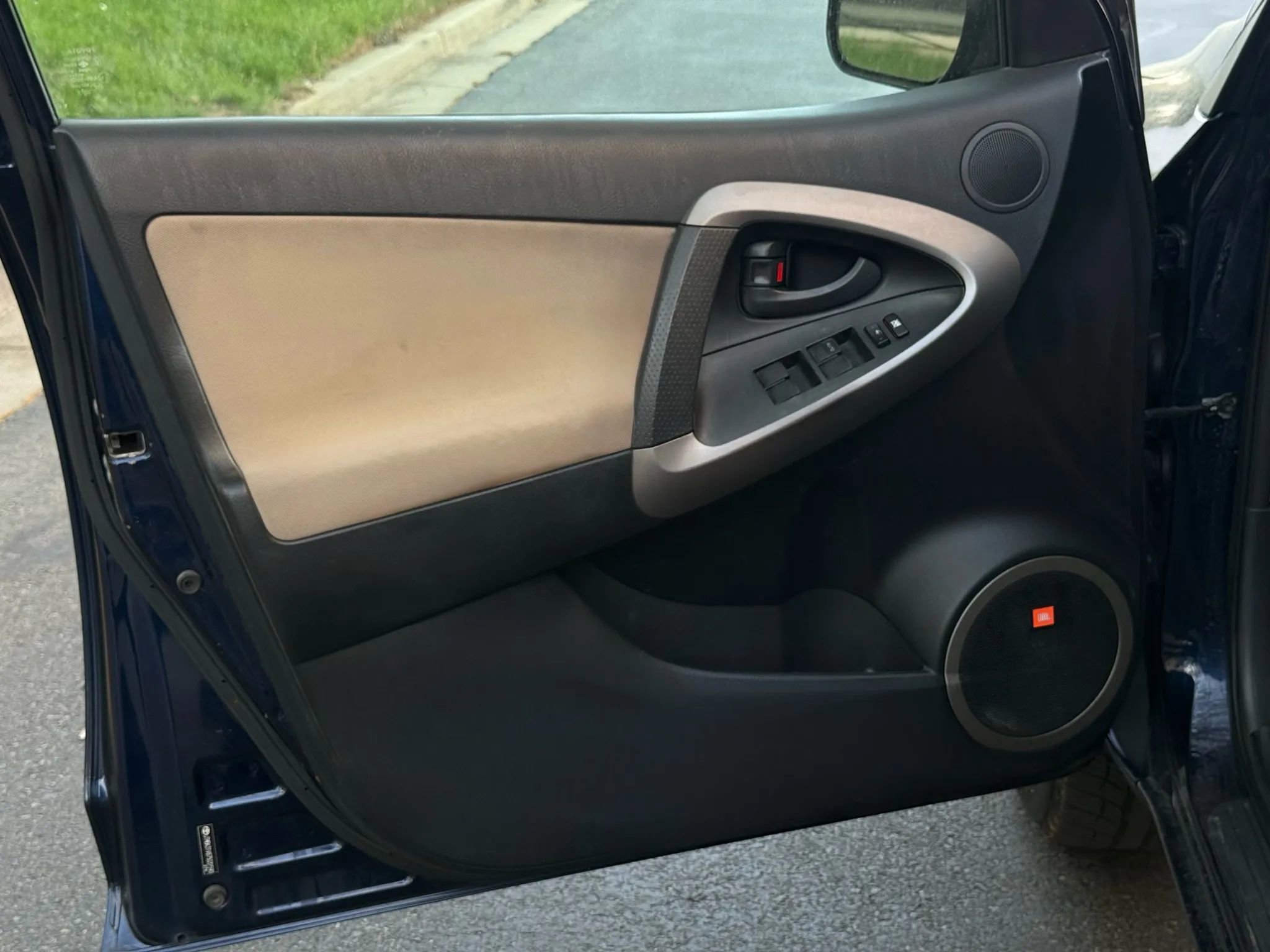 Used 2007 Toyota RAV4 Limited image 17