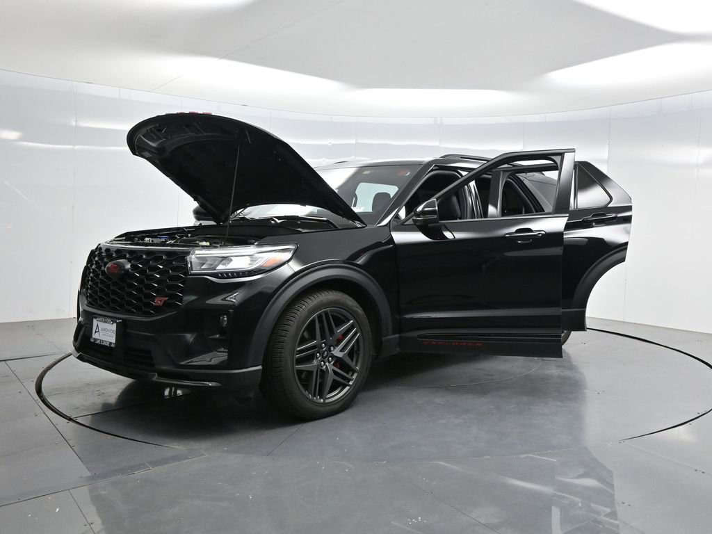 Used 2025 Ford Explorer ST AWD/4WD image 35