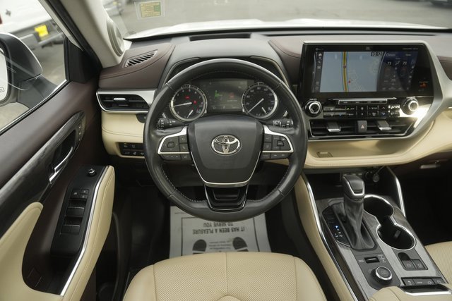 Used 2022 Toyota Highlander Platinum image 22
