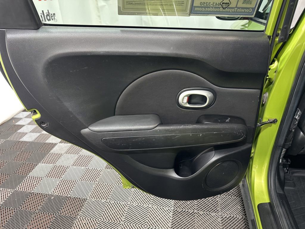 Used 2016 Kia Soul + image 17