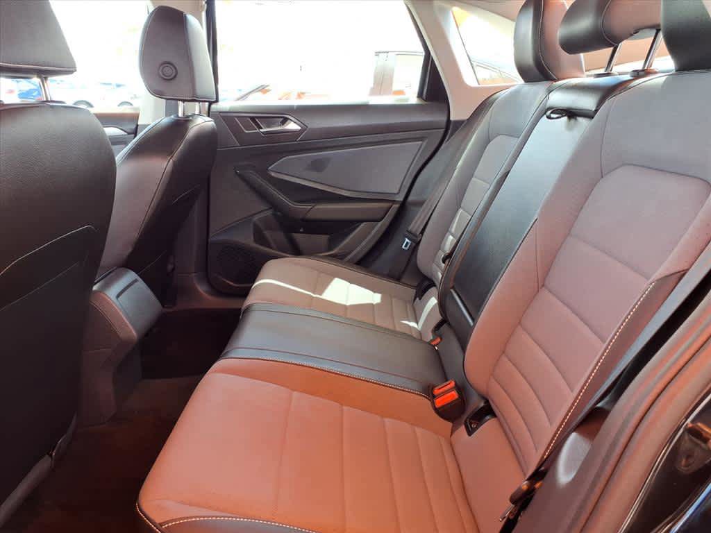 Used 2025 Volkswagen Jetta SE image 20