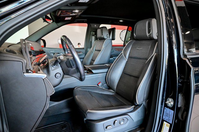 Used 2021 Cadillac Escalade ESV Premium Luxury AWD/4WD image 14