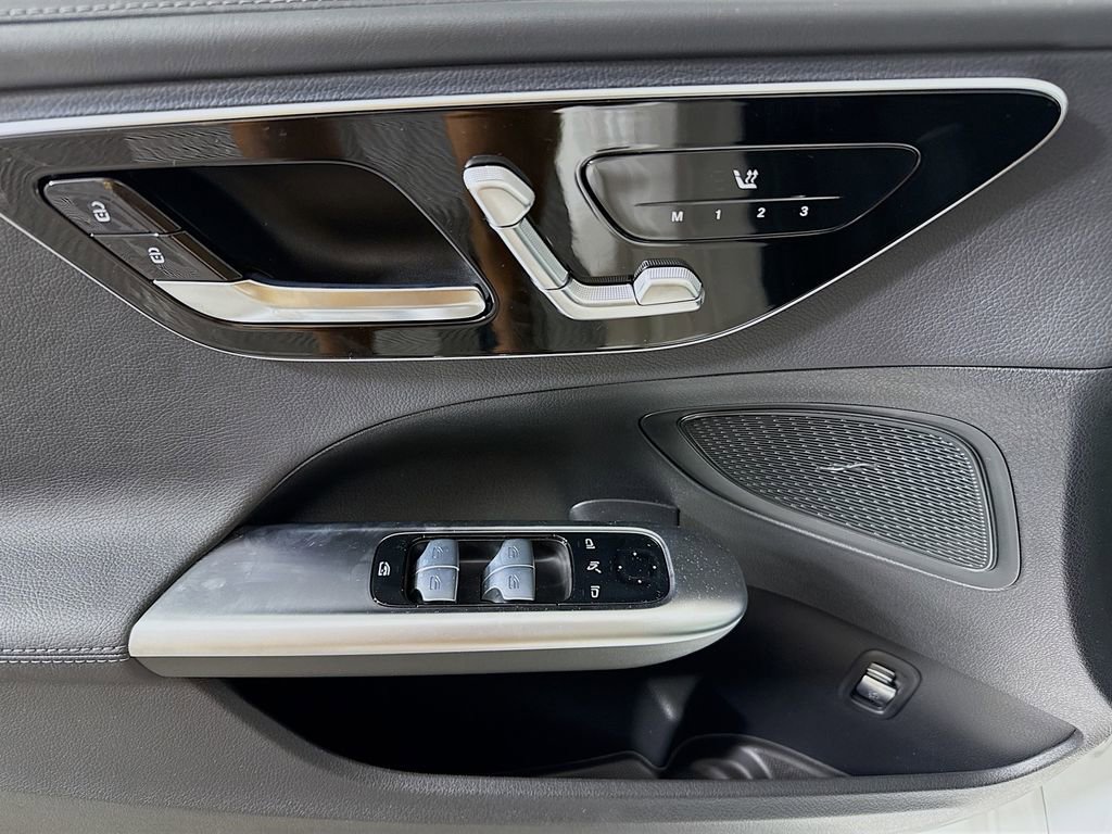 New 2025 Mercedes-Benz C 300 4MATIC Sedan image 17