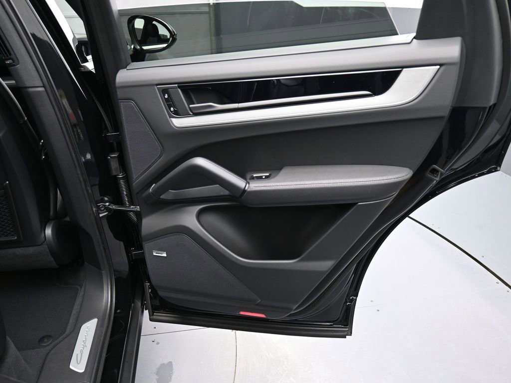 New 2026 Porsche Cayenne image 25