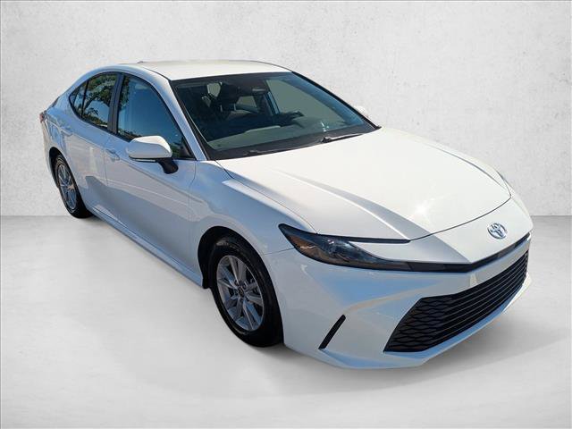 Used 2025 Toyota Camry LE FWD image 3