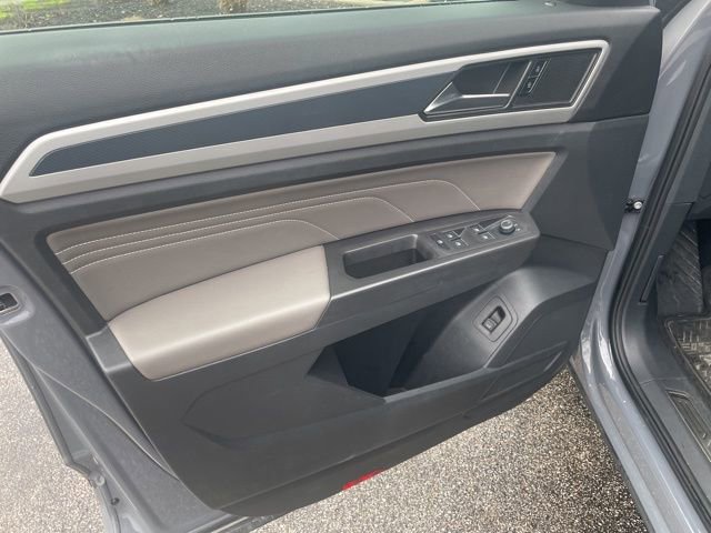 Used 2023 Volkswagen Atlas Cross Sport SEL R-Line image 32