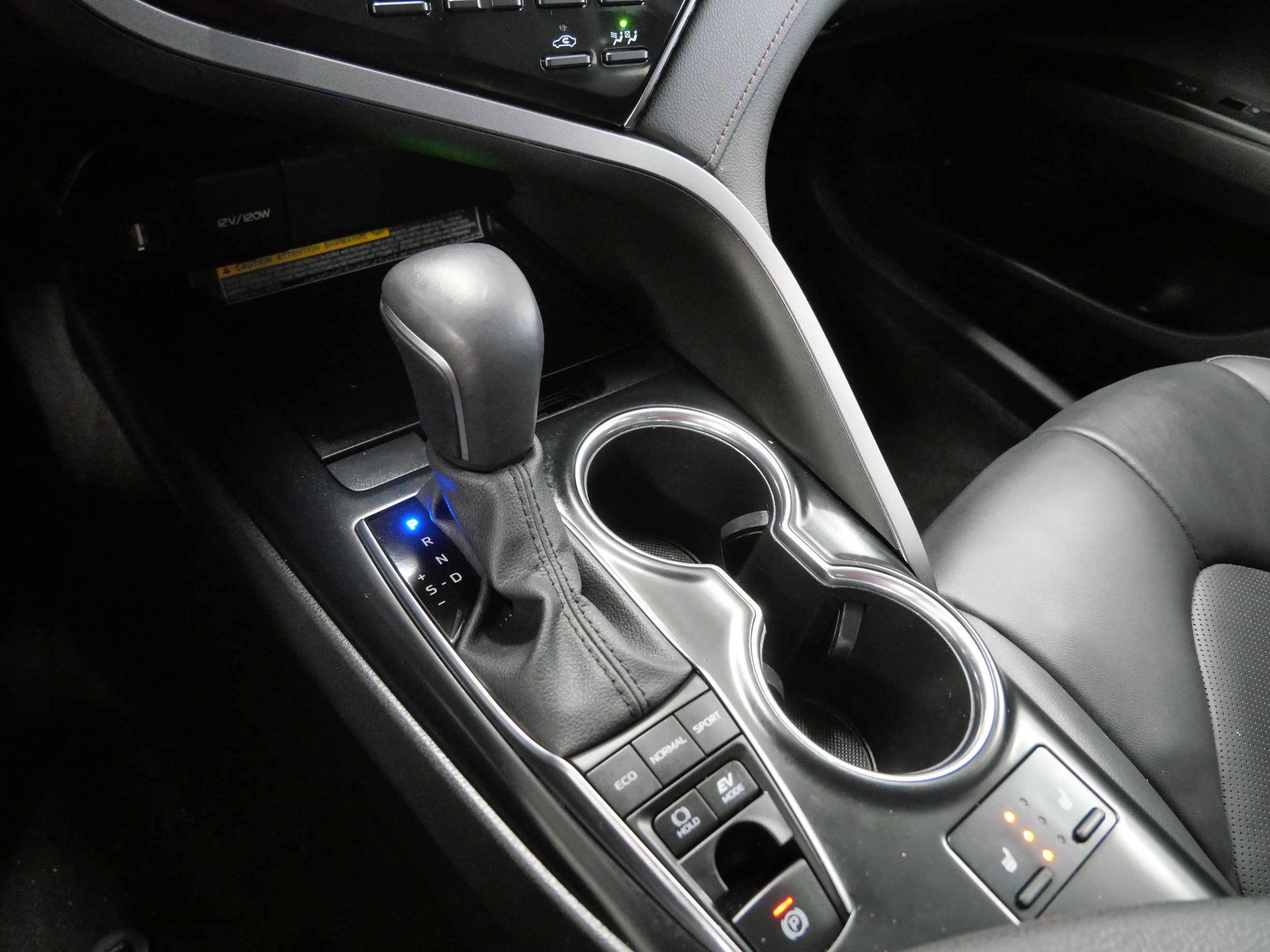 Certified 2020 Toyota Camry XLE image 25