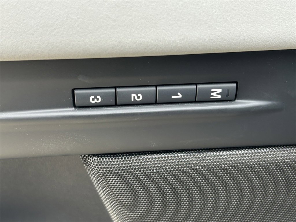 Used 2024 Land Rover Range Rover Evoque Dynamic SE image 27