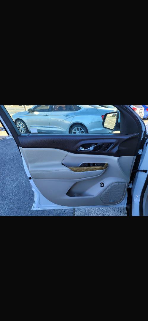 Used 2017 GMC Acadia Denali w/ Technology Package FWD image 14
