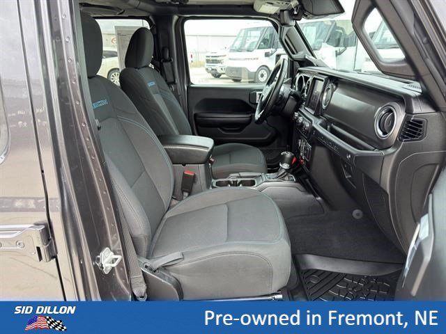 Used 2021 Jeep Wrangler Unlimited Rubicon 4xe w/ Cold Weather Group AWD/4WD image 17