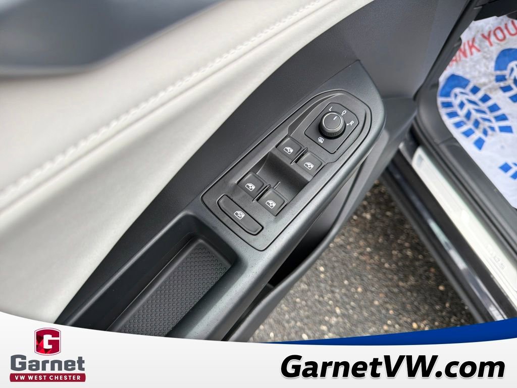 New 2026 Volkswagen Taos SE image 11