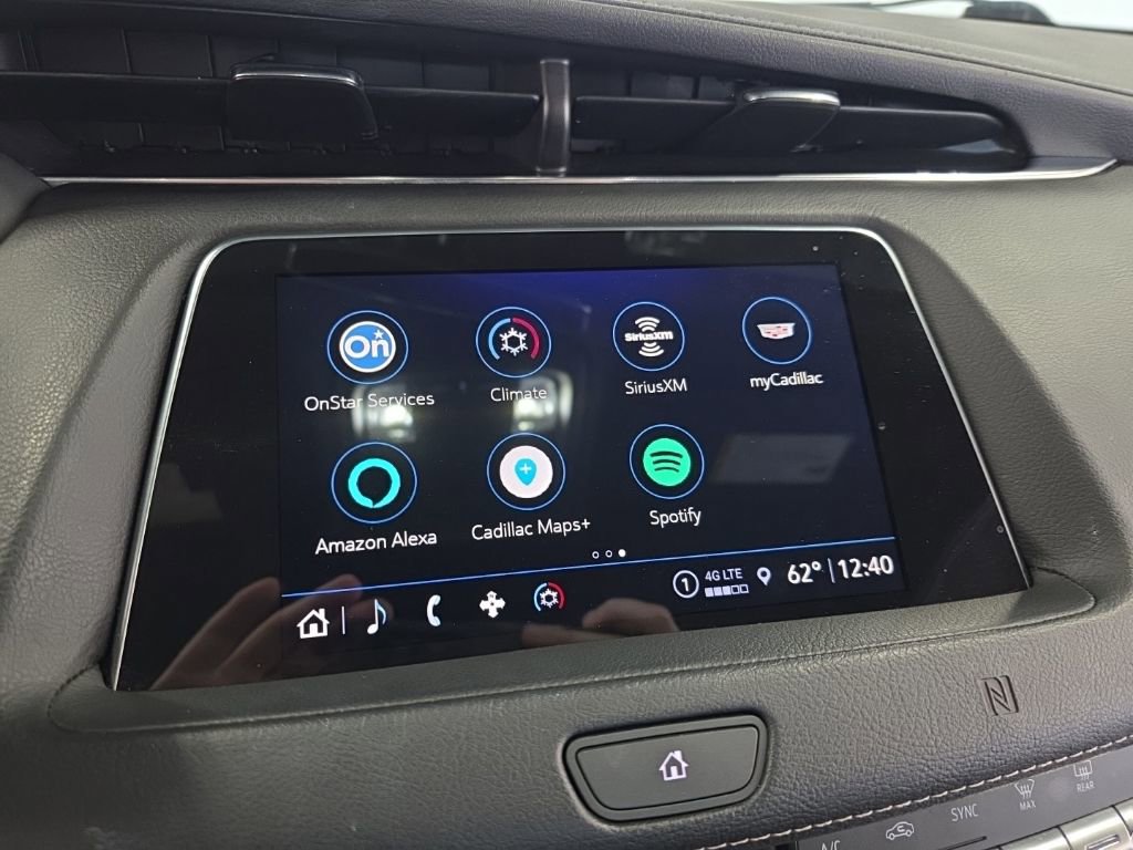 Used 2021 Cadillac XT4 Premium Luxury w/ LPO, Radiant Package image 18