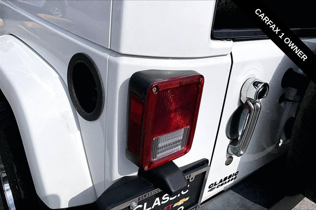 Used 2014 Jeep Wrangler Rubicon w/ Power Convenience Group AWD/4WD image 21