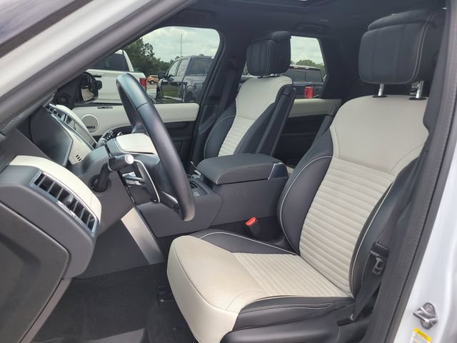 Used 2023 Land Rover Discovery Metropolitan Edition AWD/4WD image 22