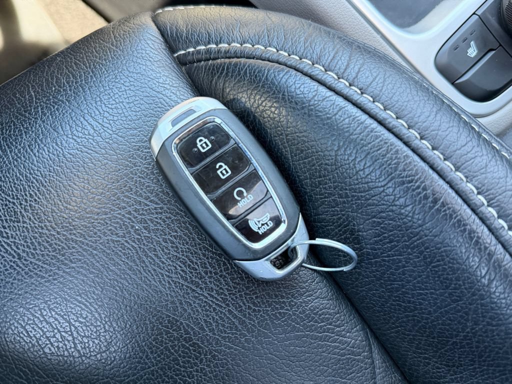 Used 2021 Hyundai Venue SEL w/ Premium Package FWD image 32