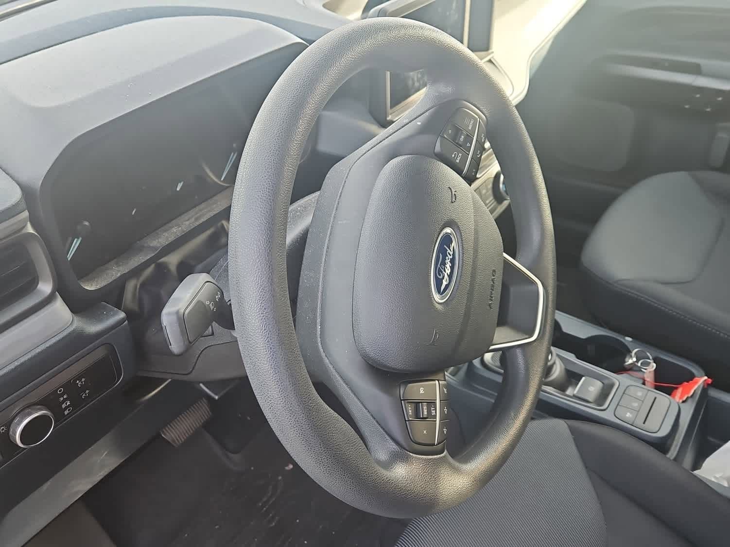 Used 2023 Ford Maverick XL image 2